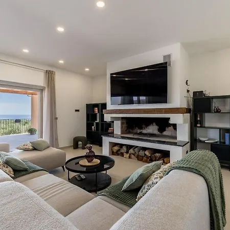 Exclusive Olive Tree Estate With Pool And Sea View וילה