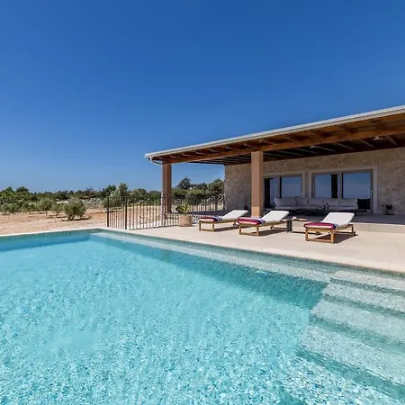 Exclusive Olive Tree Estate With Pool And Sea View וילה *