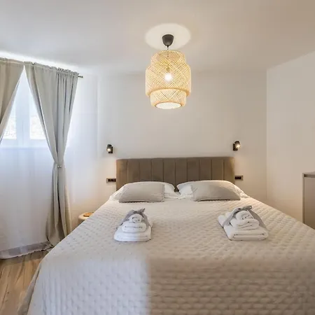 Exclusive Olive Tree Estate With Pool And Sea View וילה *