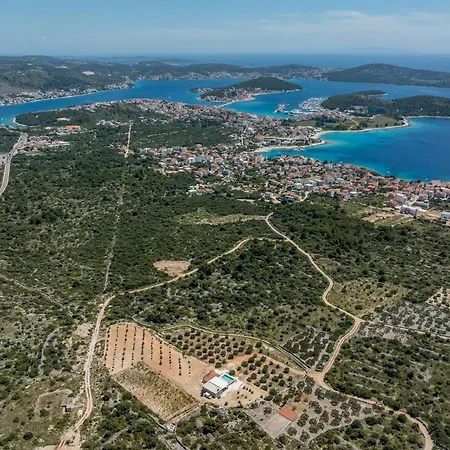 Villa Exclusive Olive Tree Estate With Pool And Sea View Rogoznica (Sibenik-Knin)